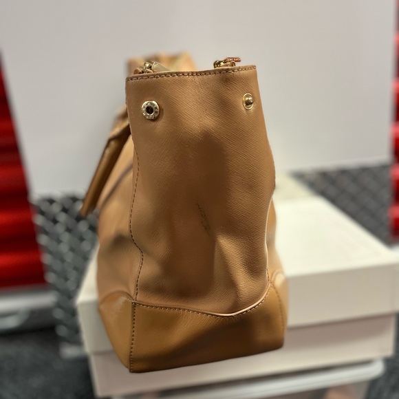 TORY BURCH Robinson Beige Saffiano Leather Large Satchel Shoulder Bag - Picture 6 of 12